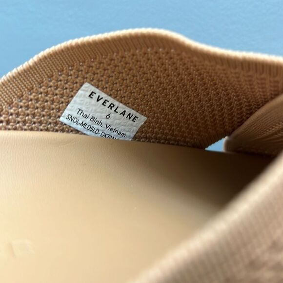 Everlane The ReKnit Form Crossover Sandal in Caramel  Size 6 - Picture 3 of 13